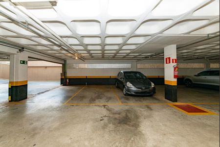 Apartamento à venda com 278m², 4 quartos e 4 vagas Apartamento à venda com 278m², 4 quartos e 4 vagasGaragem