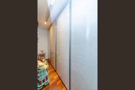 Apartamento à venda com 278m², 4 quartos e 4 vagas Apartamento à venda com 278m², 4 quartos e 4 vagasSuíte 4