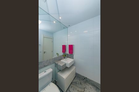 Apartamento à venda com 278m², 4 quartos e 4 vagas Apartamento à venda com 278m², 4 quartos e 4 vagasBanheiro da Suíte 3