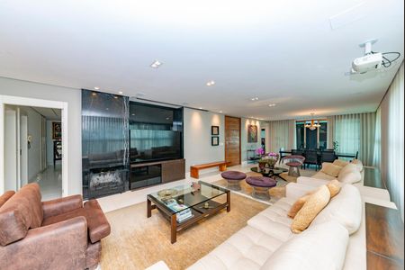 Apartamento à venda com 278m², 4 quartos e 4 vagas Apartamento à venda com 278m², 4 quartos e 4 vagasSala