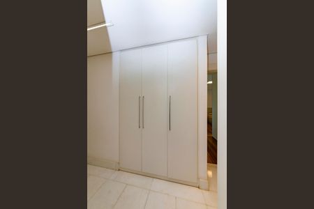 Apartamento à venda com 278m², 4 quartos e 4 vagas Apartamento à venda com 278m², 4 quartos e 4 vagasCorredor