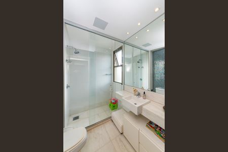 Apartamento à venda com 278m², 4 quartos e 4 vagas Apartamento à venda com 278m², 4 quartos e 4 vagasBanheiro da Suíte 4