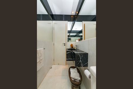 Apartamento à venda com 278m², 4 quartos e 4 vagas Apartamento à venda com 278m², 4 quartos e 4 vagasLavabo