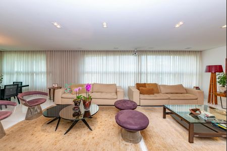 Apartamento à venda com 278m², 4 quartos e 4 vagas Apartamento à venda com 278m², 4 quartos e 4 vagasSala