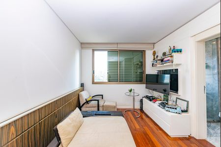 Apartamento à venda com 278m², 4 quartos e 4 vagas Apartamento à venda com 278m², 4 quartos e 4 vagasSuíte 2