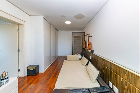 Apartamento à venda com 278m², 4 quartos e 4 vagas Apartamento à venda com 278m², 4 quartos e 4 vagasSuíte 2