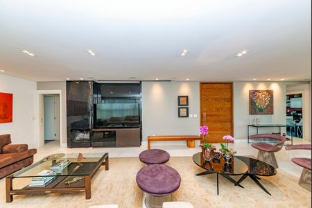 Apartamento à venda com 278m², 4 quartos e 4 vagas Apartamento à venda com 278m², 4 quartos e 4 vagasSala