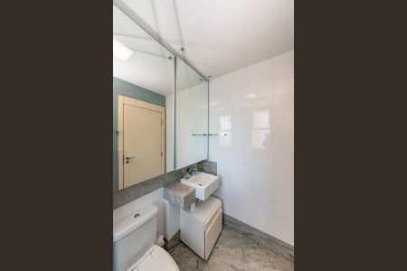 Apartamento à venda com 278m², 4 quartos e 4 vagas Apartamento à venda com 278m², 4 quartos e 4 vagasBanheiro da Suíte 2