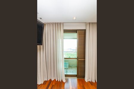 Apartamento à venda com 278m², 4 quartos e 4 vagas Apartamento à venda com 278m², 4 quartos e 4 vagasVaranda da Suíte 1