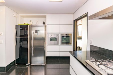 Apartamento à venda com 278m², 4 quartos e 4 vagas Apartamento à venda com 278m², 4 quartos e 4 vagasCozinha