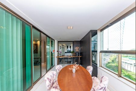 Apartamento à venda com 278m², 4 quartos e 4 vagas Apartamento à venda com 278m², 4 quartos e 4 vagasVaranda da Sala