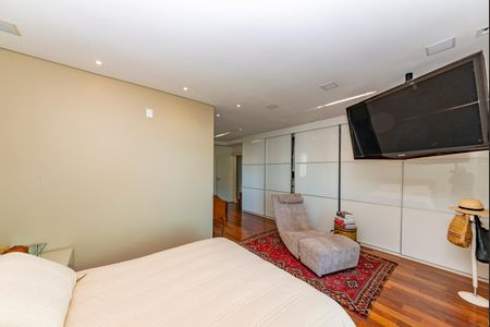 Apartamento à venda com 278m², 4 quartos e 4 vagas Apartamento à venda com 278m², 4 quartos e 4 vagasSuíte 1