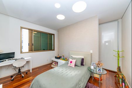 Apartamento à venda com 278m², 4 quartos e 4 vagas Apartamento à venda com 278m², 4 quartos e 4 vagasSuíte 4