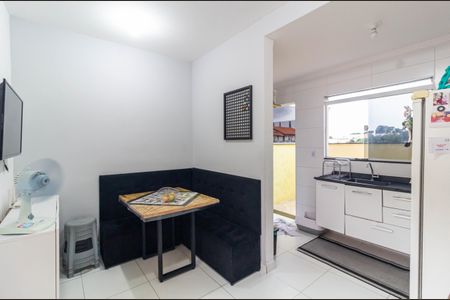 Apartamento à venda com 42m², 2 quartos e sem vaga Apartamento à venda com 42m², 2 quartos e sem vagaSala/Cozinha