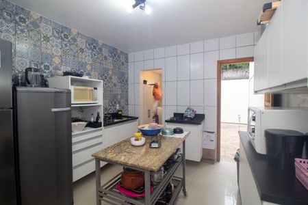 Casa à venda com 140m², 3 quartos e 2 vagasCozinha