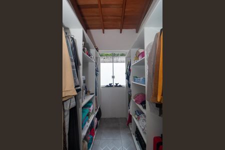 Casa à venda com 140m², 3 quartos e 2 vagasCloset da Suíte 1