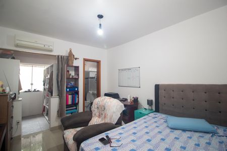 Casa à venda com 140m², 3 quartos e 2 vagasSuíte 1