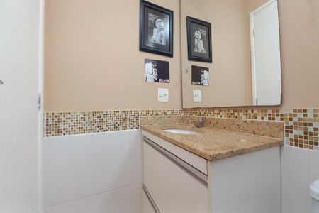 Apartamento à venda com 94m², 3 quartos e 2 vagas Apartamento à venda com 94m², 3 quartos e 2 vagasBanheiro