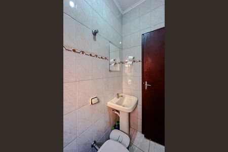 Casa à venda com 175m², 4 quartos e 2 vagasBanheiro de serviço