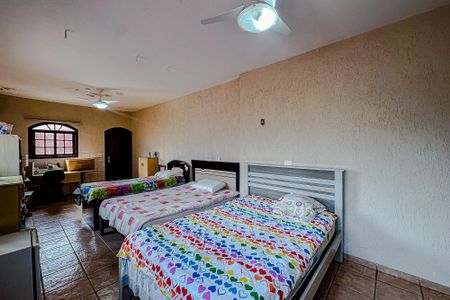 Casa à venda com 175m², 4 quartos e 2 vagasQuarto - Suíte 2