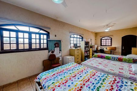 Casa à venda com 175m², 4 quartos e 2 vagasQuarto - Suíte 2