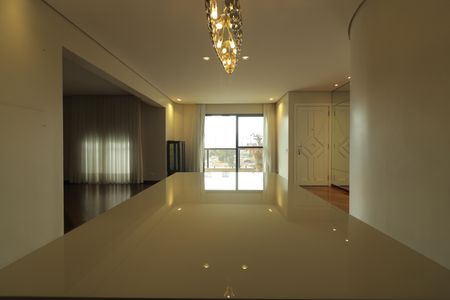 Apartamento para alugar com 151m², 2 quartos e 2 vagasSala