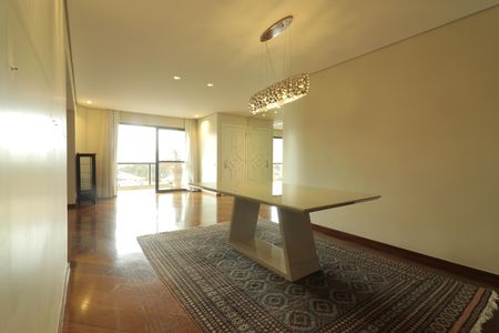 Apartamento para alugar com 151m², 2 quartos e 2 vagasSala