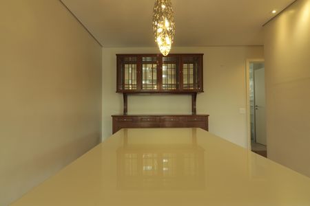 Apartamento para alugar com 151m², 2 quartos e 2 vagasSala