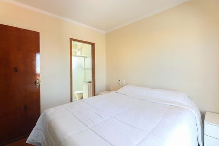 Casa de condomínio à venda com 120m², 3 quartos e 2 vagas Casa de condomínio à venda com 120m², 3 quartos e 2 vagasSuíte