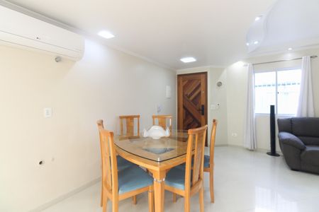 Casa de condomínio à venda com 120m², 3 quartos e 2 vagas Casa de condomínio à venda com 120m², 3 quartos e 2 vagasSala