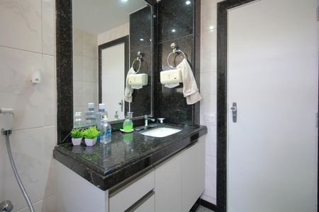 Apartamento à venda com 130m², 4 quartos e 2 vagasBanheiro