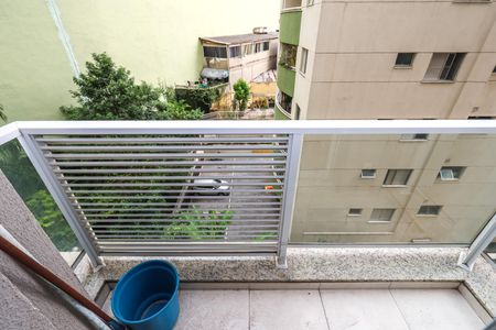 Studio à venda com 28m², 1 quarto e sem vaga Studio à venda com 28m², 1 quarto e sem vagaVaranda