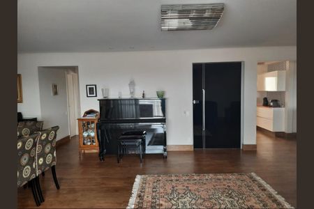 Apartamento à venda com 244m², 3 quartos e 4 vagas