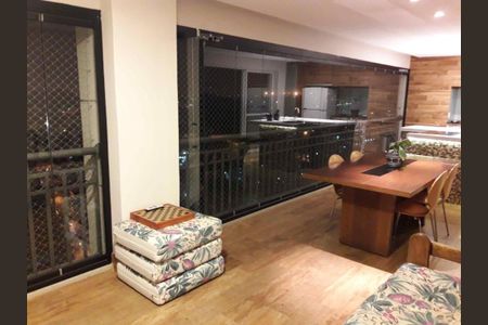 Apartamento à venda com 244m², 3 quartos e 4 vagas