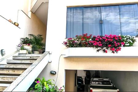 Casa à venda com 320m², 5 quartos e 7 vagas Casa à venda com 320m², 5 quartos e 7 vagasFoto 03