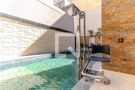 Studio à venda com 28m², 1 quarto e sem vaga Studio à venda com 28m², 1 quarto e sem vagaPiscina
