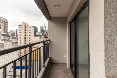 Studio à venda com 28m², 1 quarto e sem vaga Studio à venda com 28m², 1 quarto e sem vagaVaranda