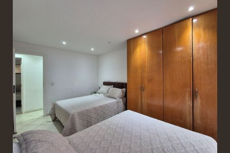 Apartamento à venda com 119m², 3 quartos e 2 vagas Apartamento à venda com 119m², 3 quartos e 2 vagasQuarto
