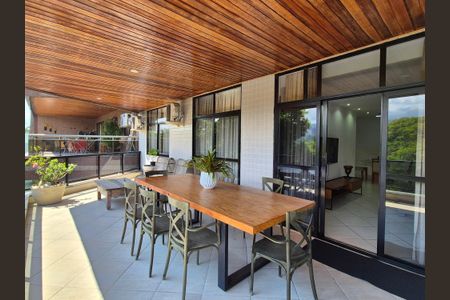 Apartamento à venda com 119m², 3 quartos e 2 vagas Apartamento à venda com 119m², 3 quartos e 2 vagasVaranda