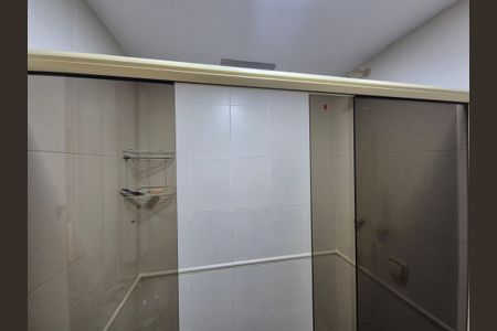 Apartamento à venda com 119m², 3 quartos e 2 vagas Apartamento à venda com 119m², 3 quartos e 2 vagasBanheiro da Suíte 1