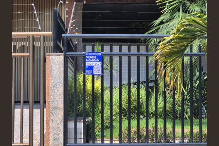 Apartamento à venda com 119m², 3 quartos e 2 vagas Apartamento à venda com 119m², 3 quartos e 2 vagasPlaca