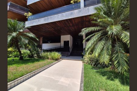 Apartamento à venda com 119m², 3 quartos e 2 vagas Apartamento à venda com 119m², 3 quartos e 2 vagasEntrada