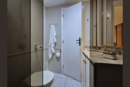 Apartamento à venda com 119m², 3 quartos e 2 vagas Apartamento à venda com 119m², 3 quartos e 2 vagasBanheiro da Suíte 1