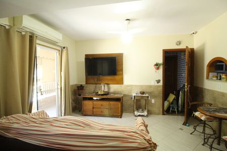 Casa à venda com 119m², 2 quartos e 1 vagaSala