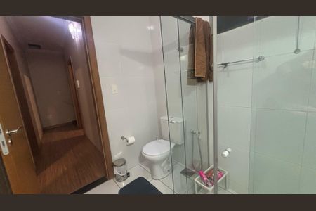 Casa à venda com 250m², 3 quartos e 2 vagasBanheiro 1