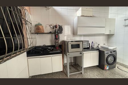 Casa à venda com 250m², 3 quartos e 2 vagasÁrea de Serviço