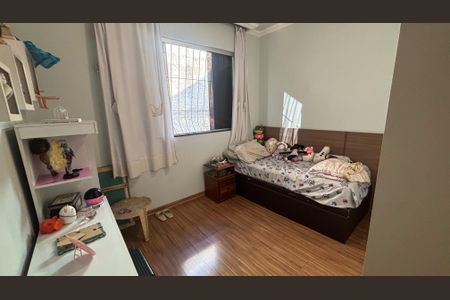 Casa à venda com 250m², 3 quartos e 2 vagasQuarto 2