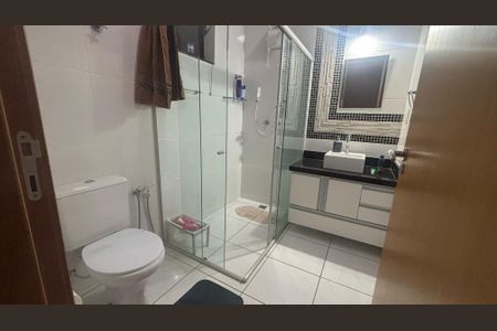 Casa à venda com 250m², 3 quartos e 2 vagasBanheiro 1