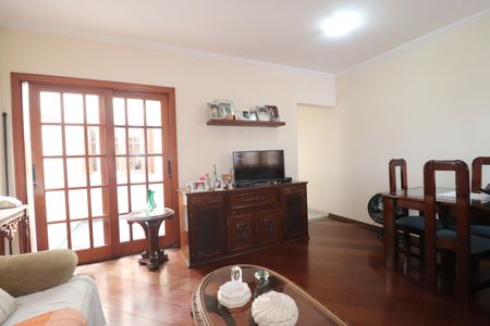 Casa à venda com 130m², 1 quarto e 3 vagasSala