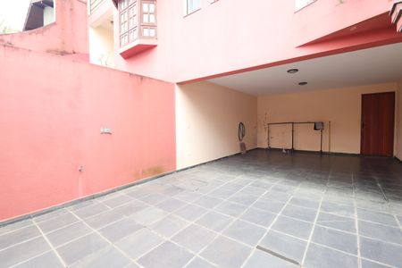 Casa à venda com 130m², 1 quarto e 3 vagasGaragem